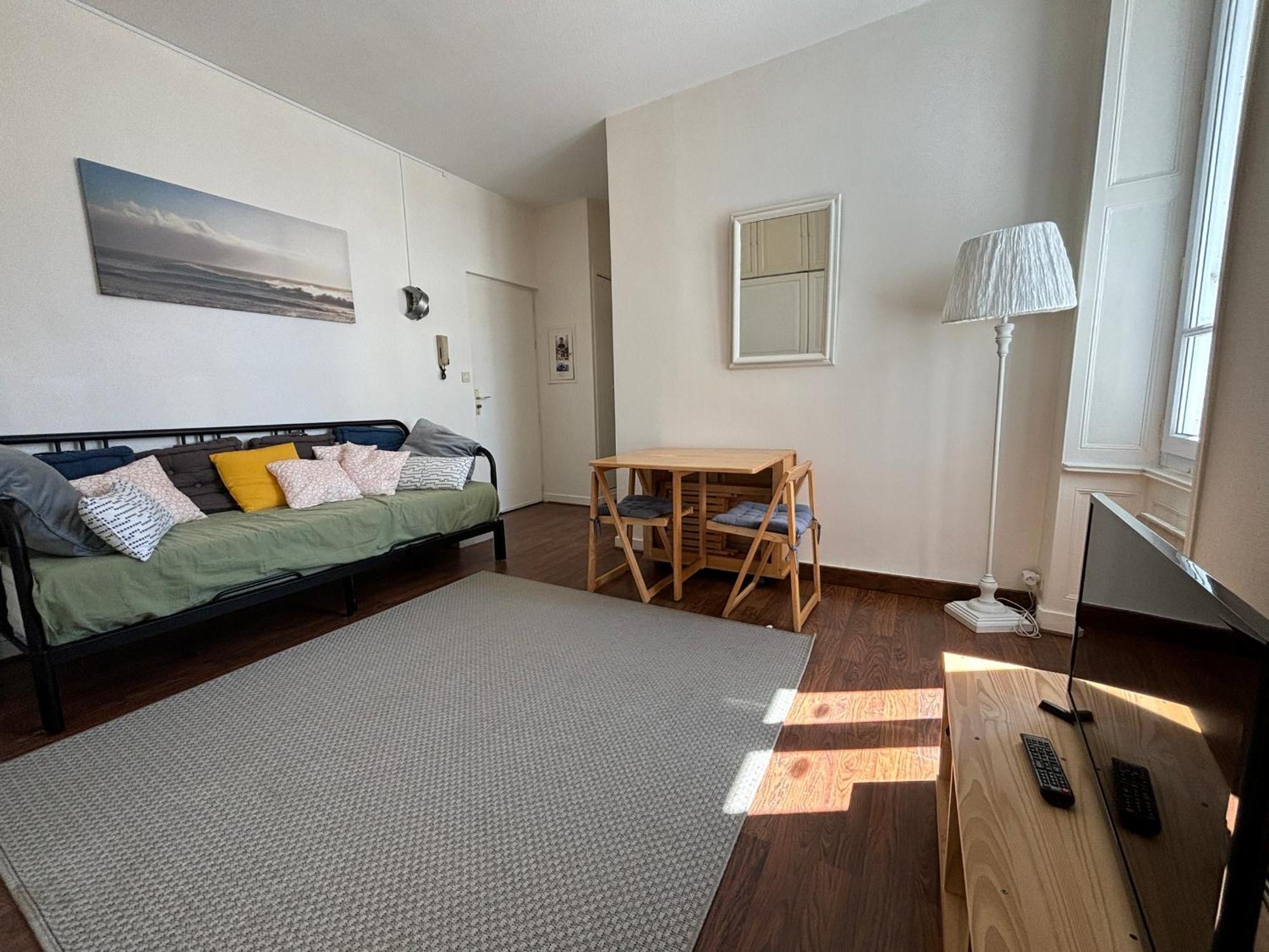 Appartement Cosy Au Centre, A Deux Pas De La Plage, Tout Equipe Pour 4 Personnes - Fr-1-197-330 莱萨布勒-多洛讷 外观 照片